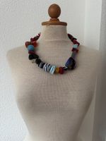 Collier fantaisie multicolores en résine 