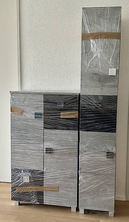 Cassettiere: Kommode + Hochschrank Betonoptik schwarz – Usato da Beringen venduto da jen_nsh6