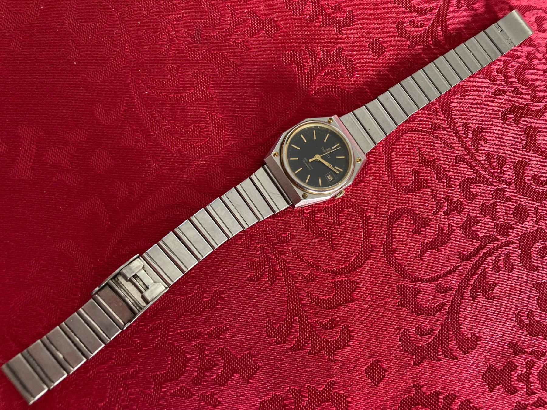 Tissot Orologi: TISSOT Damenuhr, Quartz, mit Datum – Usato da Chur venduto da Spuntz1 3