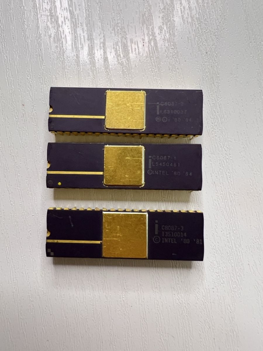 Componenti elettronici: 3x Intel 8087-3 Ceramic Math Coprocessor – C8087-1-3 – Usato da Unterengstringen venduto da Sehr1986