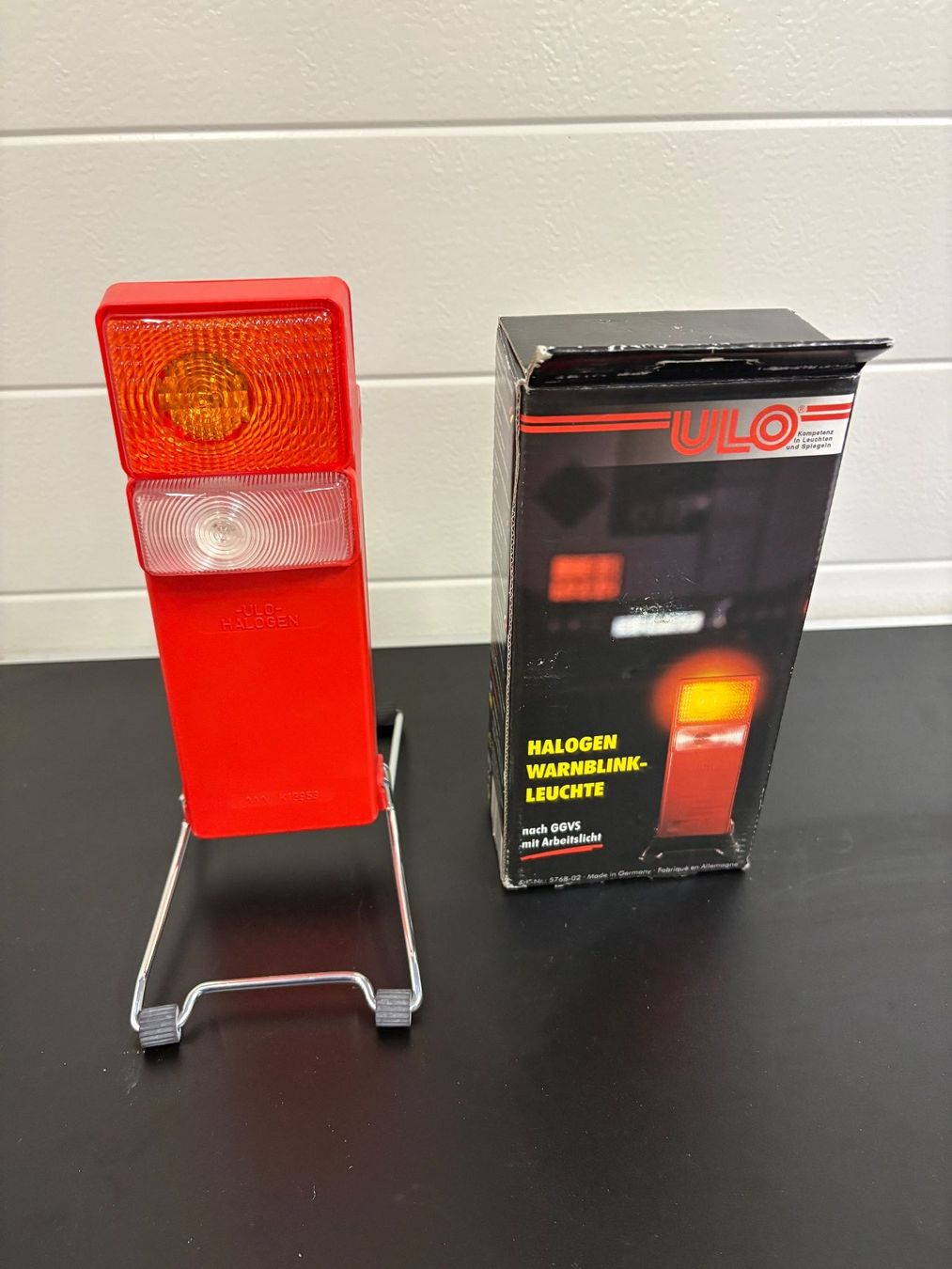 Lampen: ULO Halogen Warnblink-Leuchte rot mit Standfuss NEU – Neu (gemäss Beschreibung) aus Wiesendangen von plus-minus