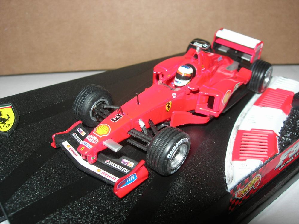 Casque Ferrari M. Schumacher 1999 Marlboro - Hot Wheels 1/8 échelle, Rare Et Sold Out