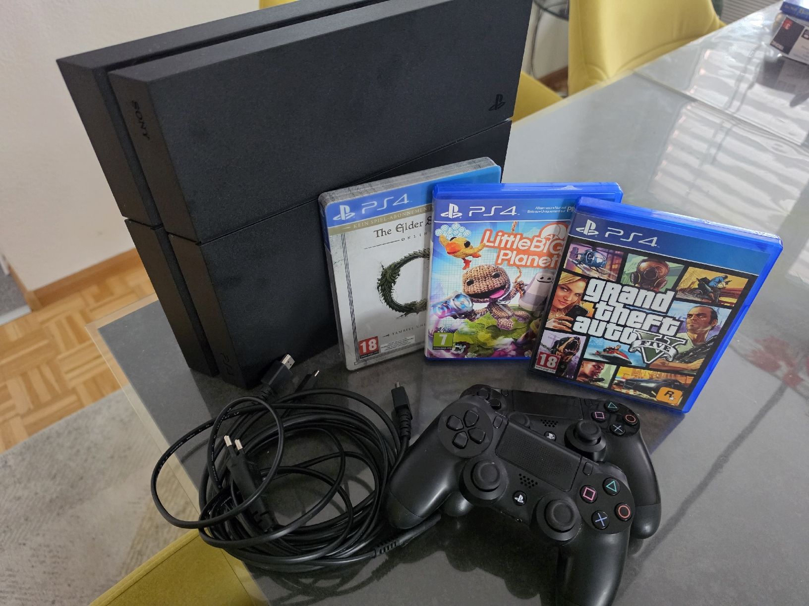 Sony Konsolen: PlayStation 4 Slim 1 TB + 2 Controller + Spiele + Komplett-S – Gebraucht aus Laufen von patrikdiri