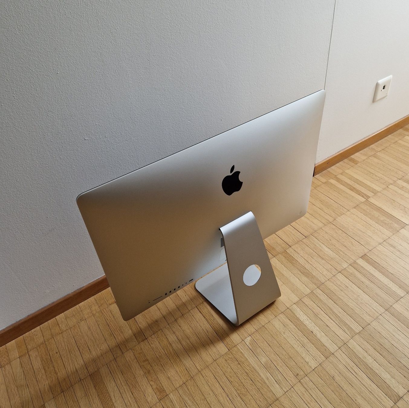 Apple PCs: Apple iMac 27 – D'occasion à Schenkon par aneonight 1