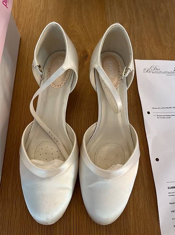 Damenschuhe: Hochzeitsschuhe Grösse 42 – Gebraucht aus Eschenz von BeHappyandSpreadlove 1