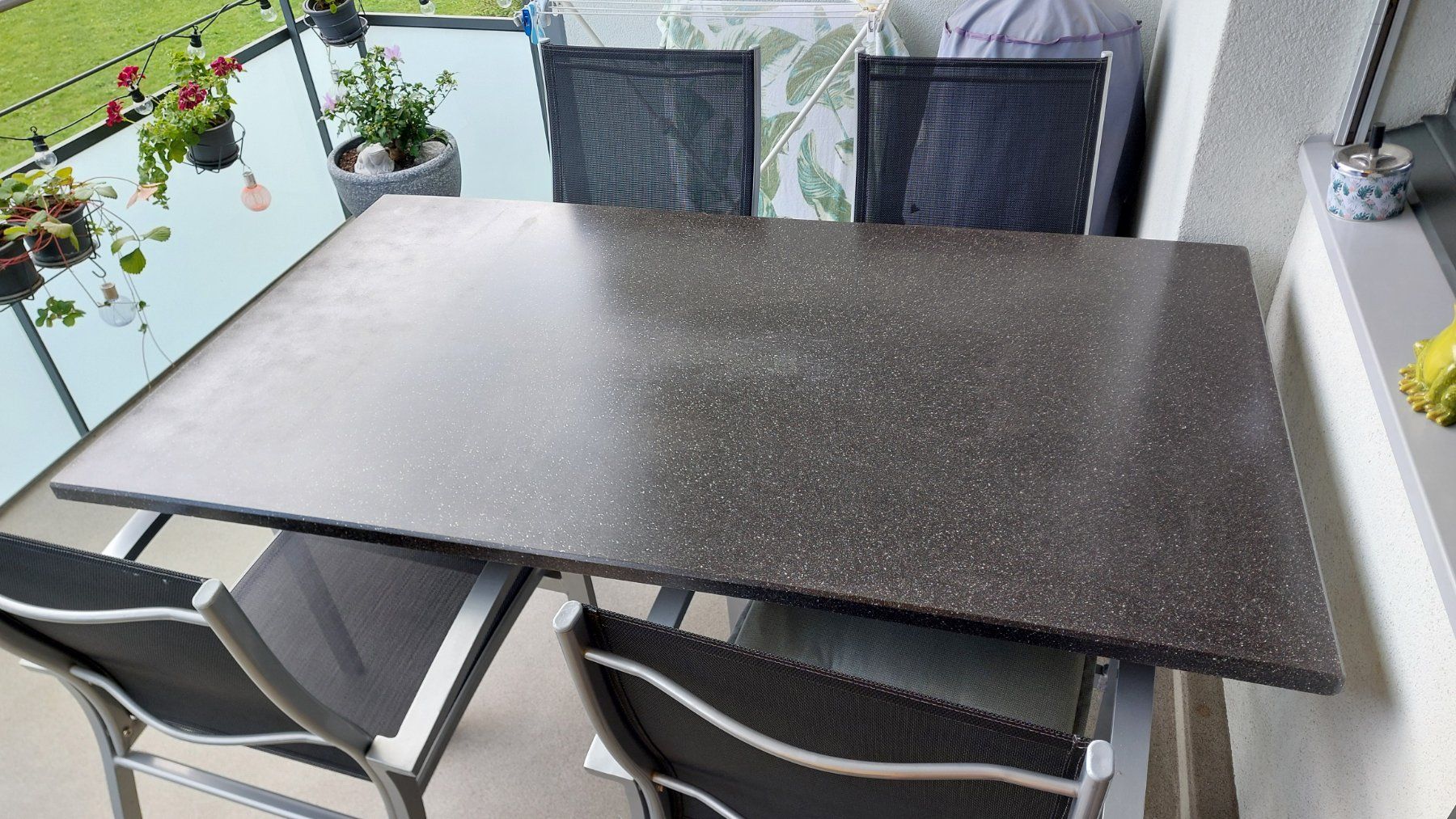 Tables: Balkontisch mit 4 Stühlen – D'occasion à Kriens par br6010