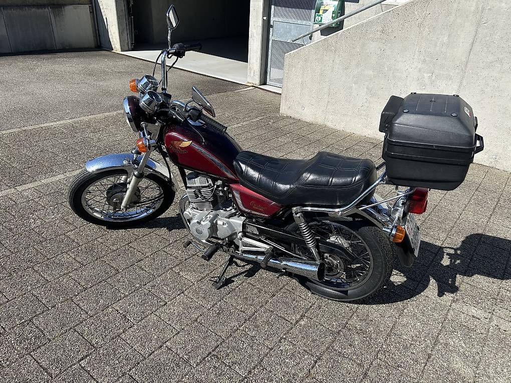 Honda Cruisers: Honda CM 125 C – D'occasion à Opfikon par Littlemonkey