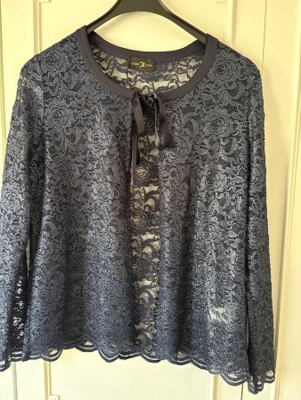 Top und Jacke aus Spitzen- dunkelblau - Gr. 42 - neu mit Eti