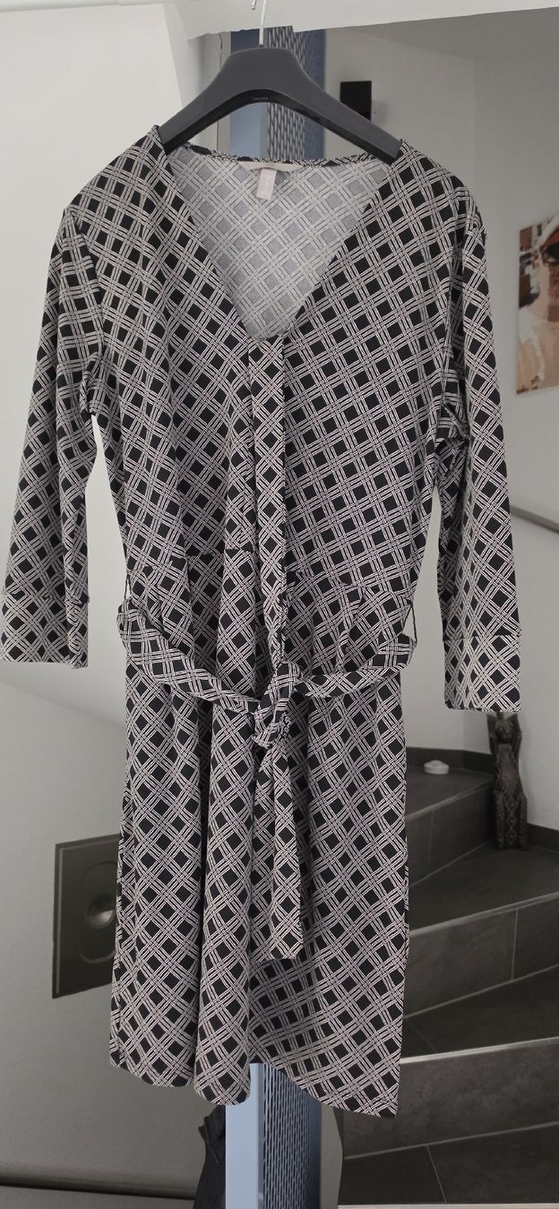 H&M Vestiti: schönes Kleid mit Mustern - Gr M – Usato da Bubendorf venduto da mir_v5hh 1