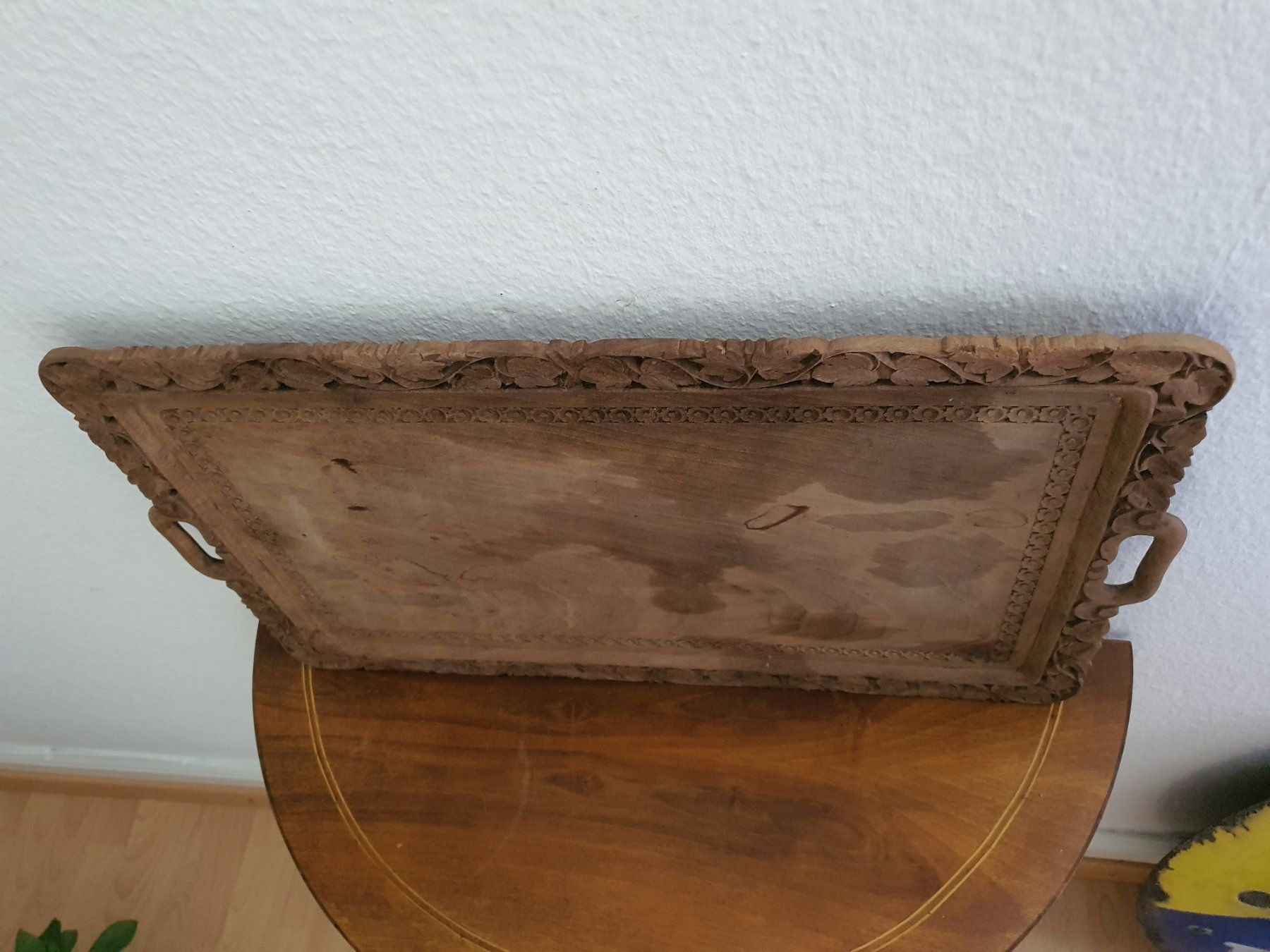 Piatti di portata: Altes Vintage Holz Serviertablett Tablett geschnitzt – Usato da Schaffhausen venduto da pfanis09 5