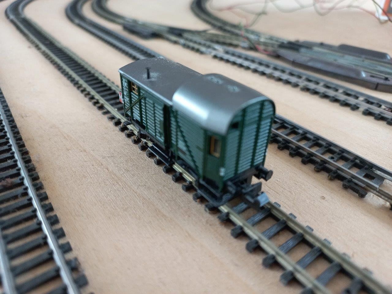 Fleischmann Modelleisenbahnen: Fleischmann Spur N Güterzugbegleitwagen – Gebraucht aus Pfäffikon / ZH von Pefkadett 5