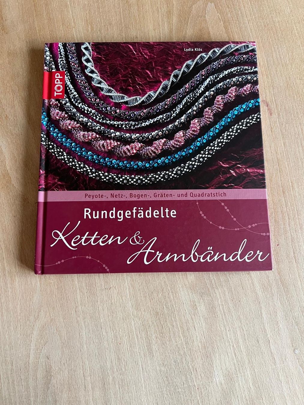 Libri: DIY Schmuckbuch: Rundegefädelte Ketten & Armbänder – Nuovo (secondo la descrizione) da Zürich venduto da maggi96