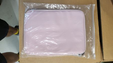 pochette rose pâle neuve, idéale pour l'été ☀️