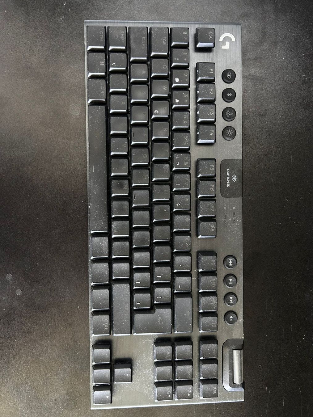Logitech Tastiere: modded g915 x lightspeed tkl, tactile, wireless, low profile – Usato da Uetliburg SG venduto da len_52hb 2