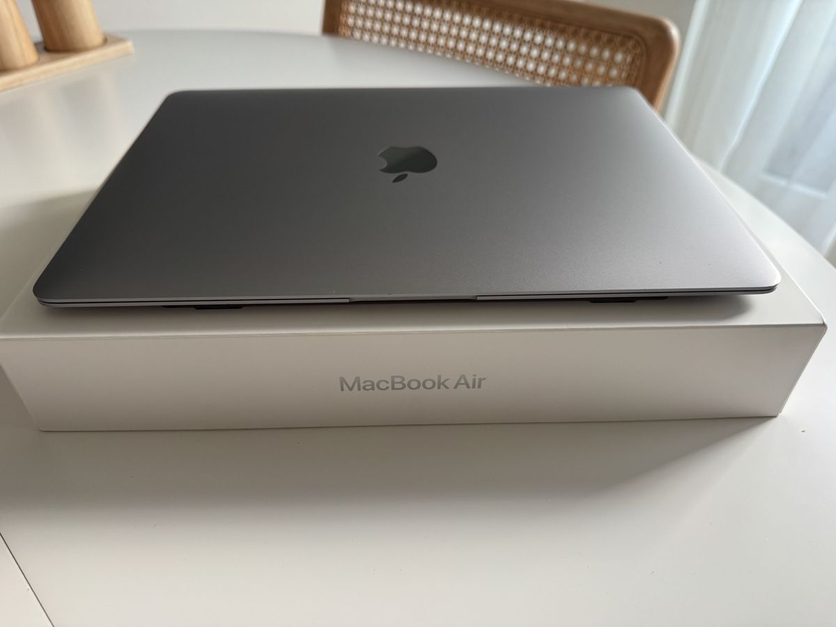 Apple Notebook: Macbook Air 13“ 2020 – Usato da Kloten venduto da Vaseo