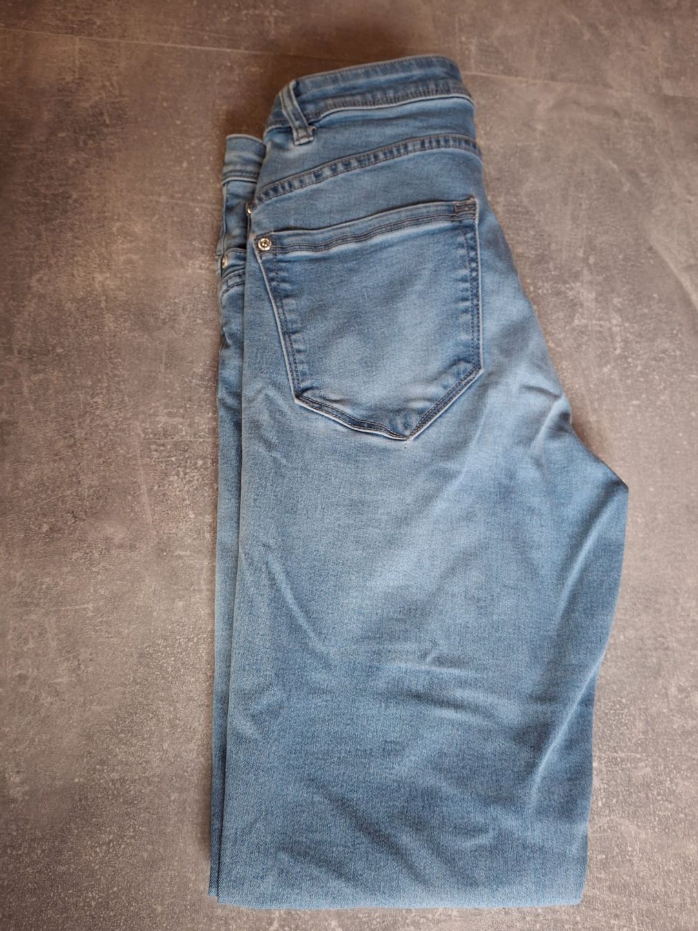 C&A Jeans: Pantalon jeans taille 34 marque C&A 65% coton – Gebraucht aus Villiers von san_jn5w 7