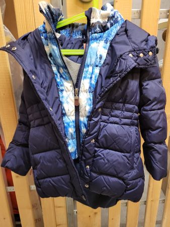 Warme Winterjacke, Größe 110. Abholung in 6005 Luzern.