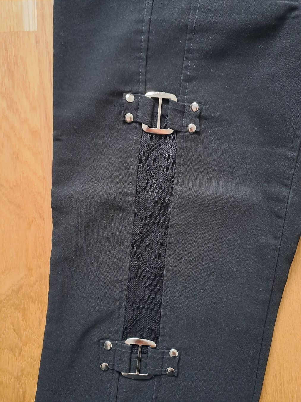 Pantaloni: Gothic Hose, schwarz, Gr. 44, mit Schnallen, gebraucht – Usato da Münchenbuchsee venduto da Babsique 1