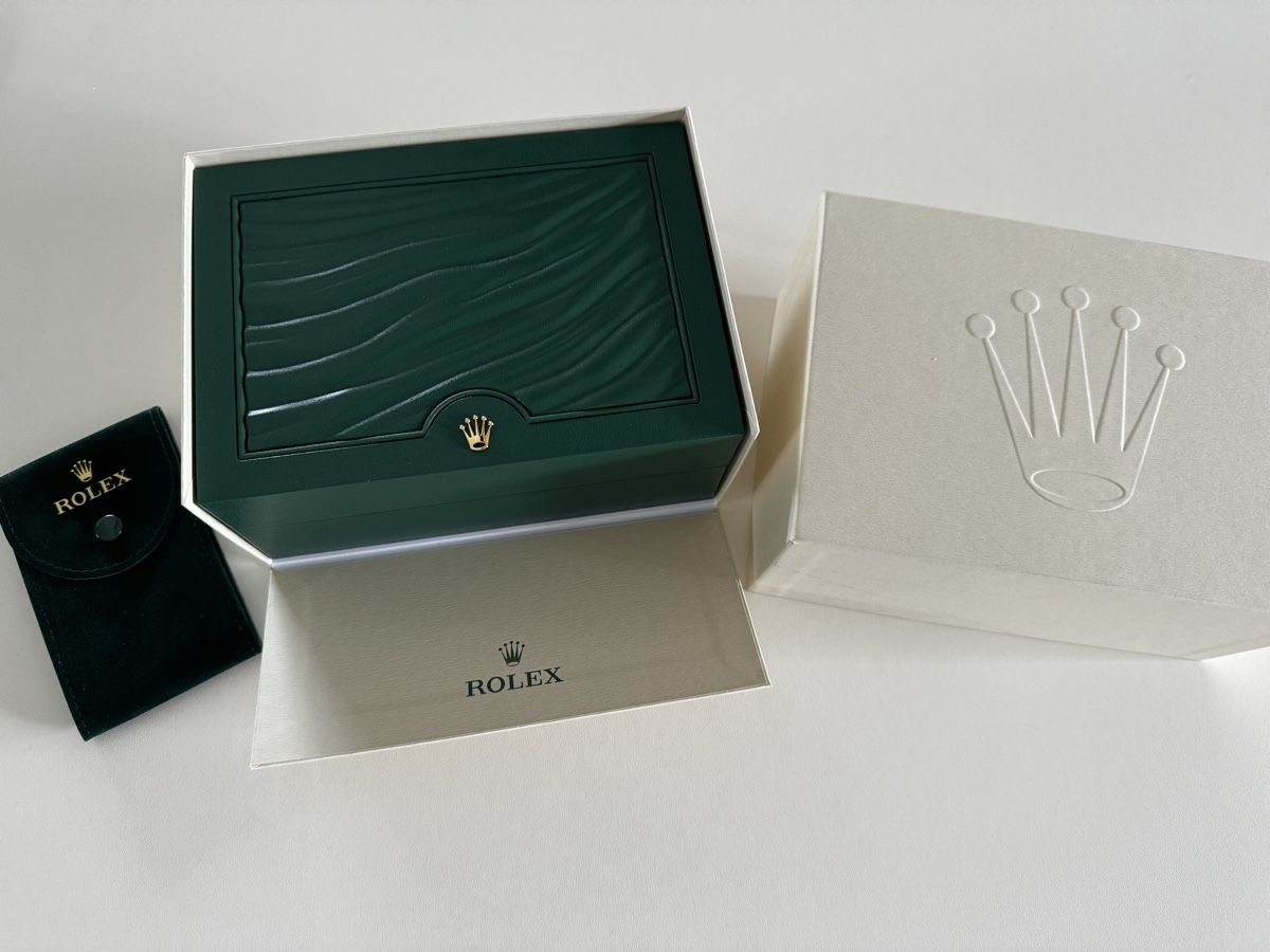 Rolex Orologi: Rolex Oyster Perpetual 36 green – Nuovo e nell'imballaggio originale da Courtételle venduto da directswisswatch 1