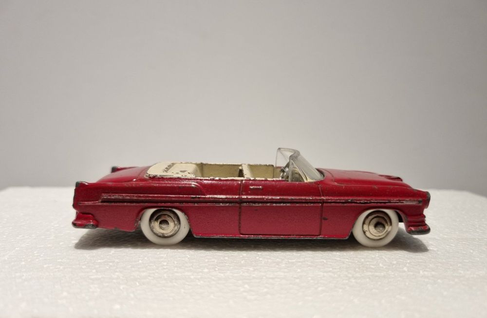 Dinky Toys N°24A Chrysler New Yorker 1955 – Miniature Rouge Métal, échelle 1/43