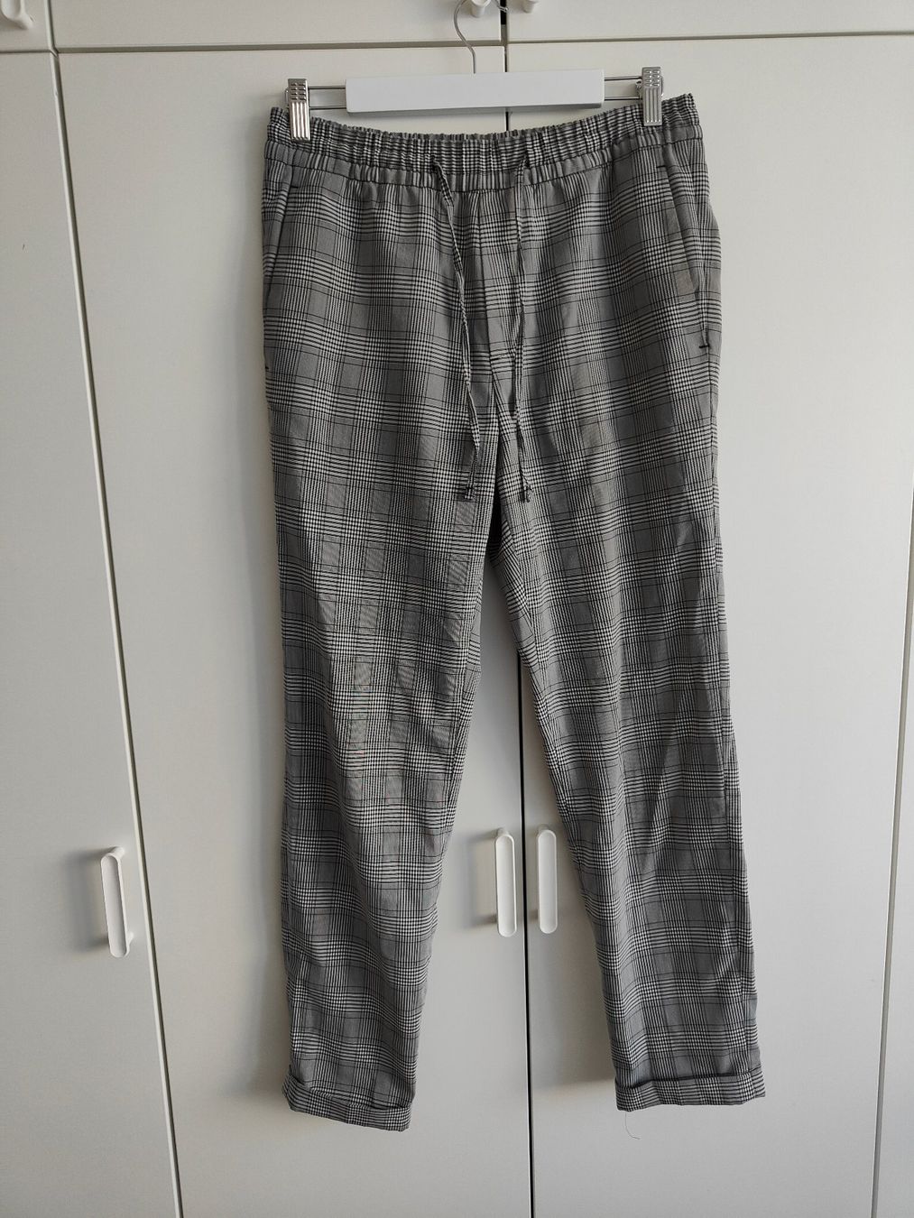 Pantaloni: Herren Hosen - Grösse S – Usato da Rickenbach b. Wil venduto da Kth_v8
