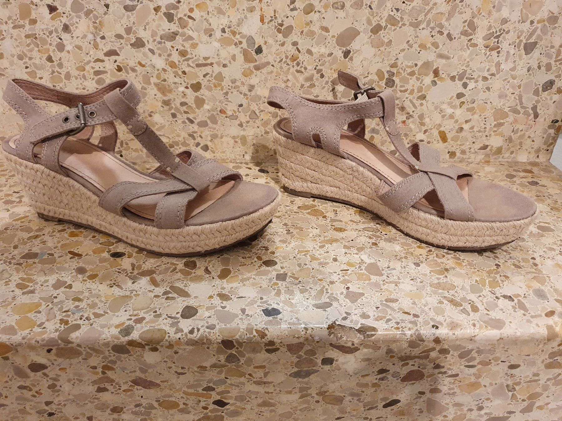 Esprit Scarpe da donna: Esprit Sommersandalen mit Keilabsatz Gr. 36 – Usato da Heinrichswil venduto da sabi2809 2