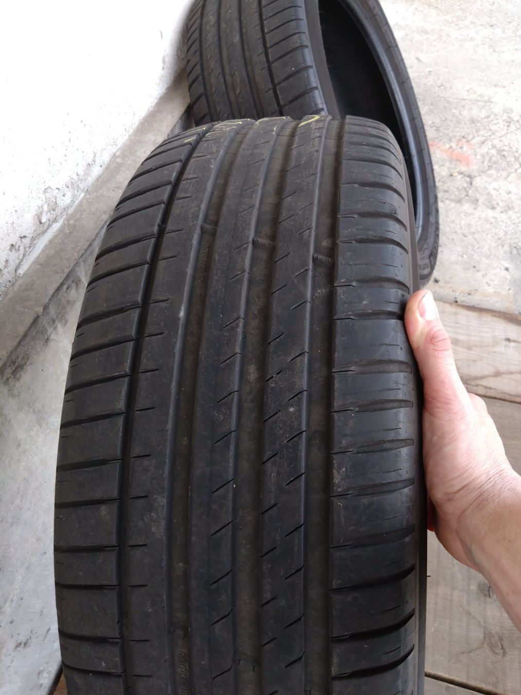 Michelin Pneumatici & Ruote complete: 235/50R20 – Usato da Bergdietikon venduto da Corolla10 6