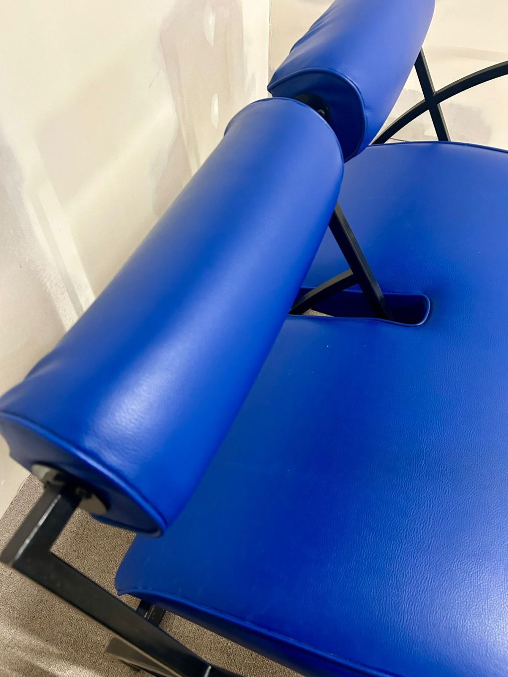 Divani: Blaue Designer Couch, Sofa, Bank 2-plätzig, Metallgestell – Usato da Rickenbach ZH venduto da Insider-Boerse 9