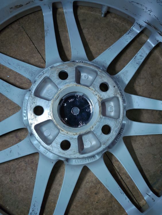 Orginal Audi Felgen 9J x 19H2 / ET29 (Gebraucht) in Unterägeri für CHF ...