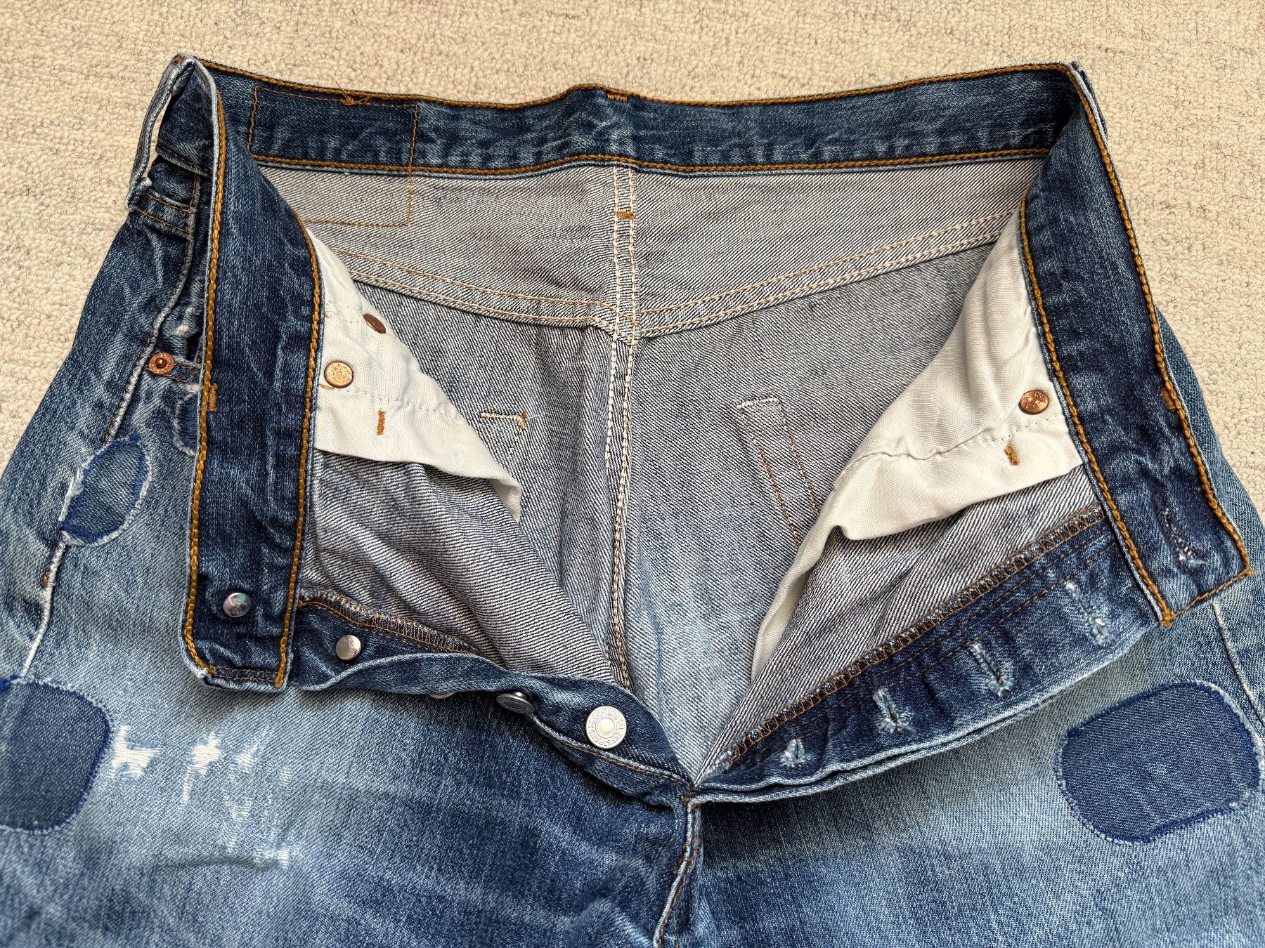 Levi's Jeans: Jeans Levi's 501 usagé et rapiécé – Usato da Echandens venduto da pepite30 2
