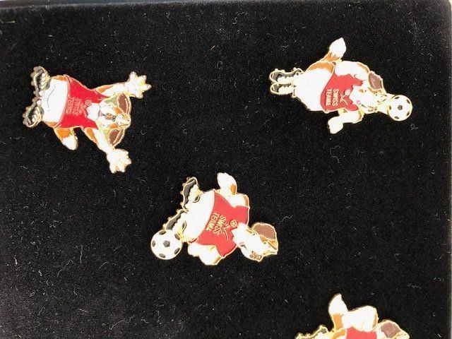 Broschen & Nadeln: SFV - "Offizielle Pin - Serie", 1994 – Neu und originalverpackt aus Niederscherli von Lucia16 2