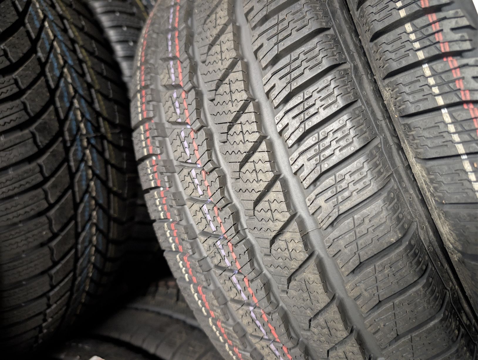 Continental Pneus & Roues: Winterreifen  – Neuf avec emballage d'origine à Dürrenäsch par Pneu-Idris 2