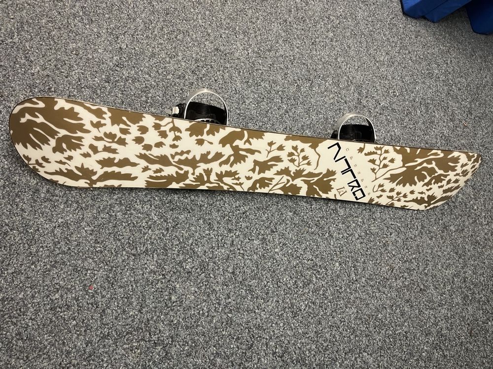 Snowboard Nitro Board: Nitro Snowboard mit Bindung – Usato da Flüelen venduto da Heidi035