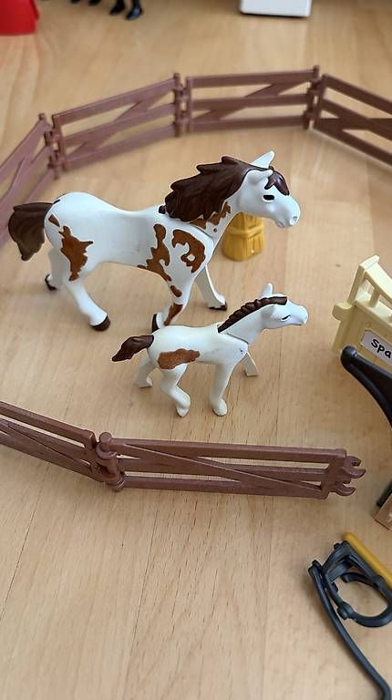 Playmobil Jouets: Playmobil Pferdebox mit Koppel – D'occasion à Zürich par Engelhard74 3