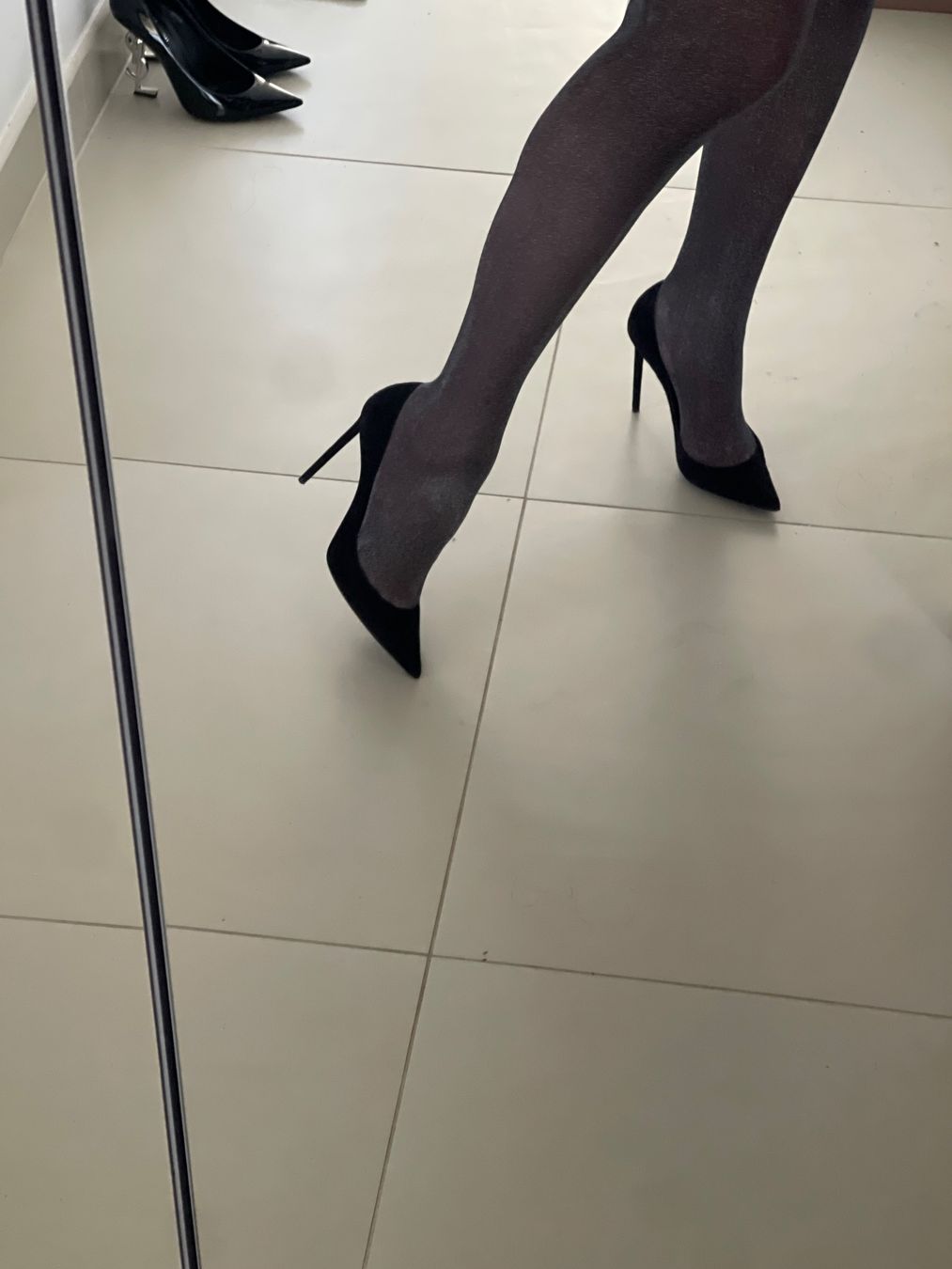 Saint Laurent Scarpe da donna: Saint Laurent Pumps velvet 38.5 – Usato da Agra venduto da Milena_L 2