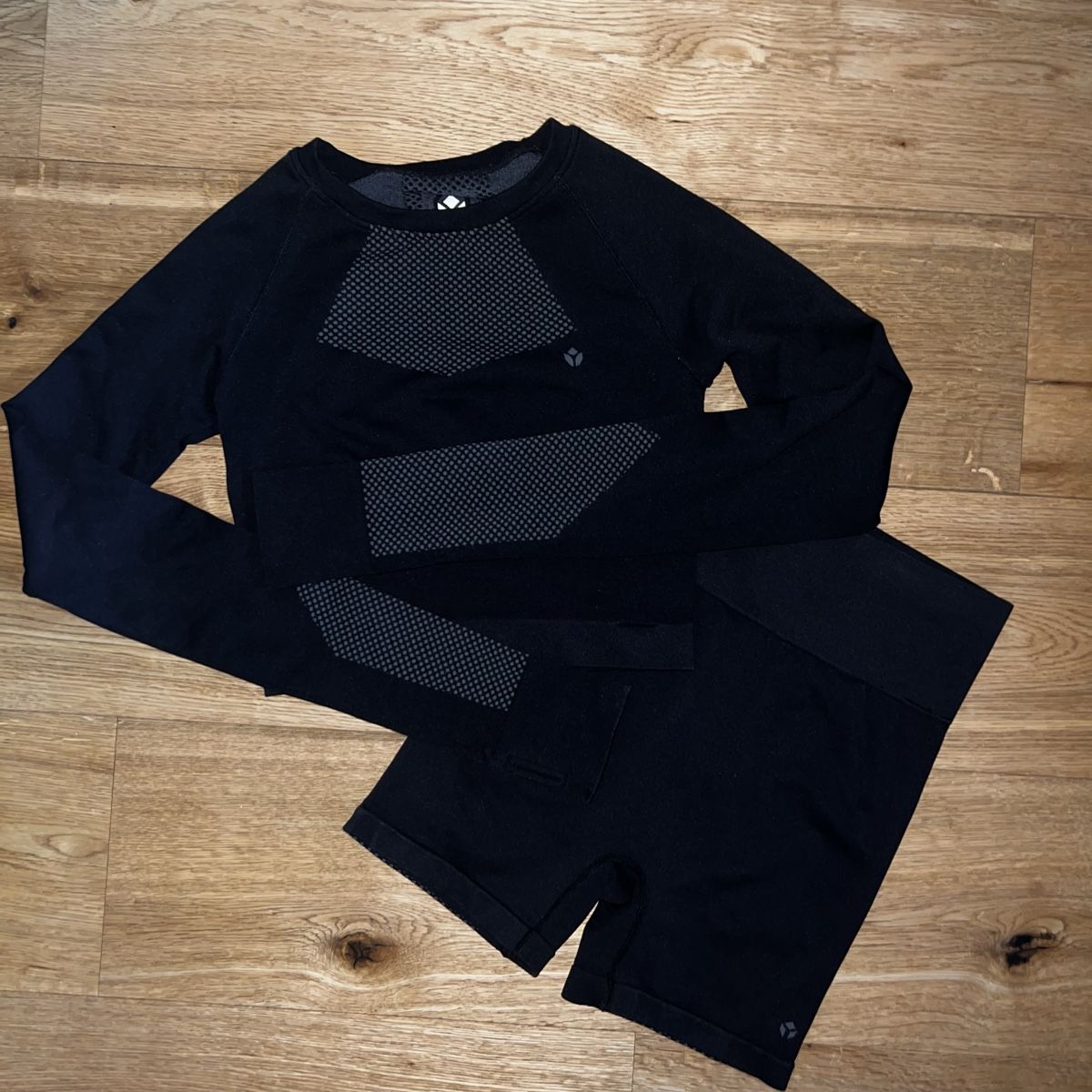 Lotti di vestiti: Sport Set Damen XS/S – Nuovo (secondo la descrizione) da Chur venduto da noe_mh8b