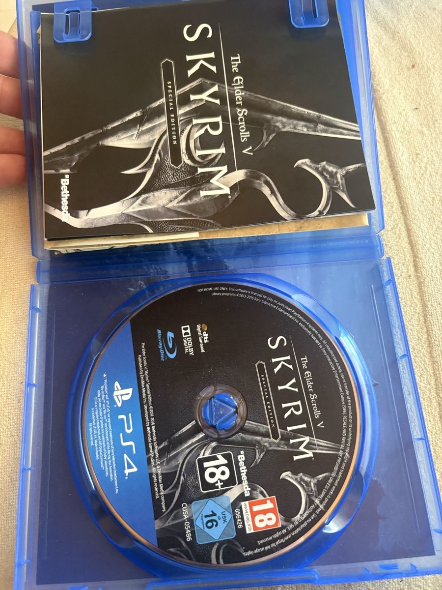 Sony Jeux: The Elder Scrolls V Skyrim Special Edition PS4 – Neuf (Voir description) à aarwangen par mikemog 1
