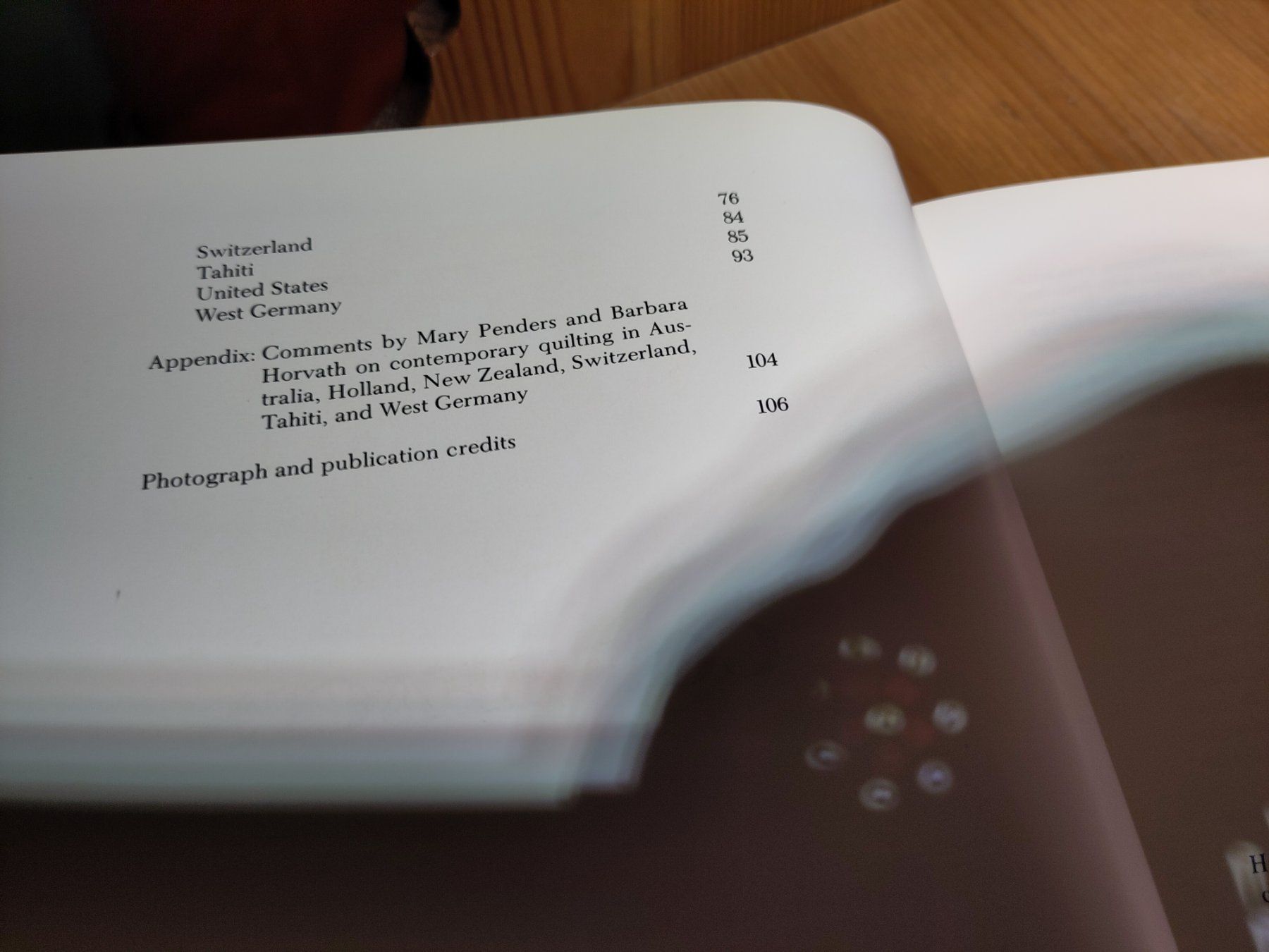 Bücher: Hands All Around: Quilts from many Nations – Gebraucht aus Bülach von Tiefschlaflos 3