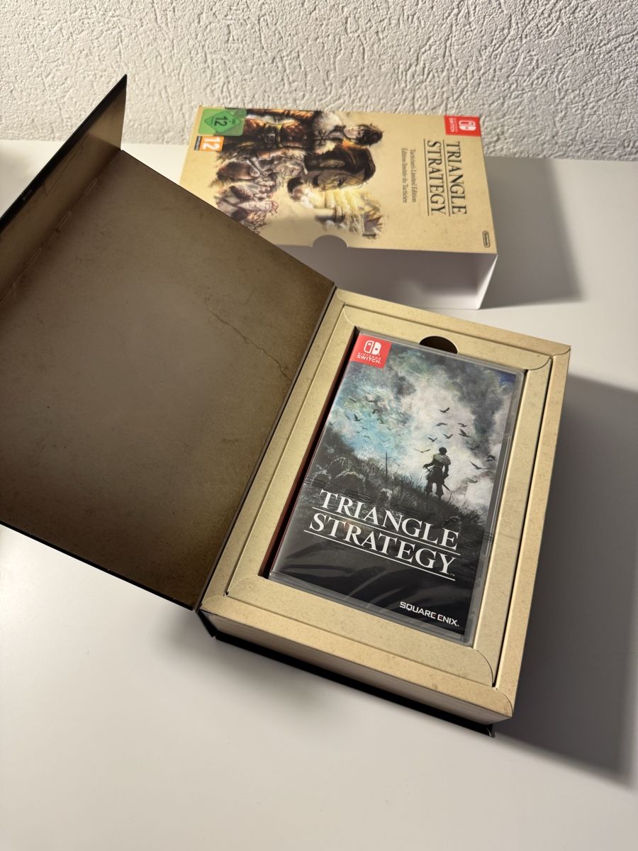 Jeux: Triangle Strategy - Collector Edition  – Neuf (Voir description) à Ecublens VD par Kenan1024