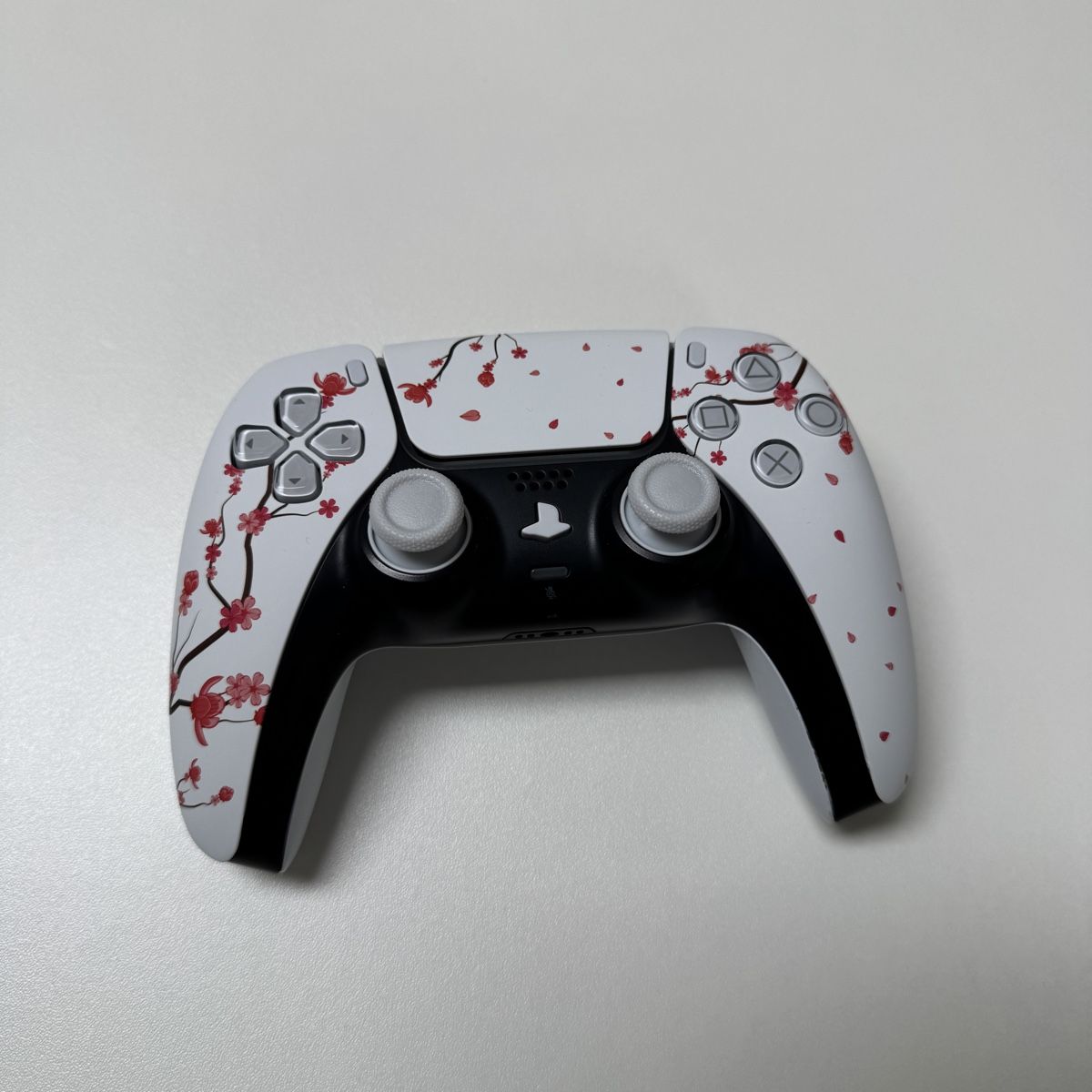 Sony Controller: PS5 Controller Scuf Sakura Design – Nuovo (secondo la descrizione) da Derendingen venduto da Abishan1902 1