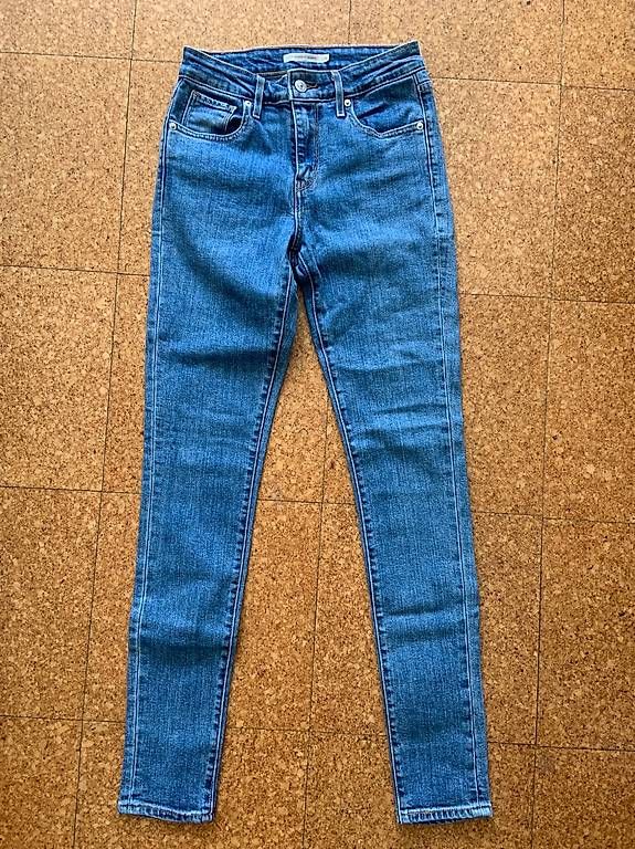 Jeans: Levis Jeans Grösse 26 – Usato da Bern venduto da RamonaSteiner