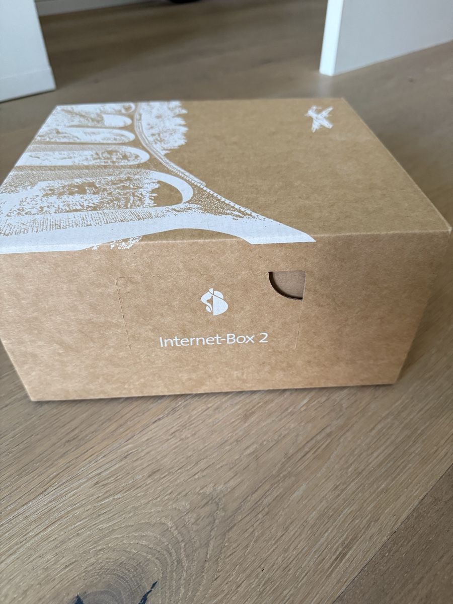 Swisscom Modem & Router: Swisscom internet box – Usato da Romont FR venduto da Gillespel