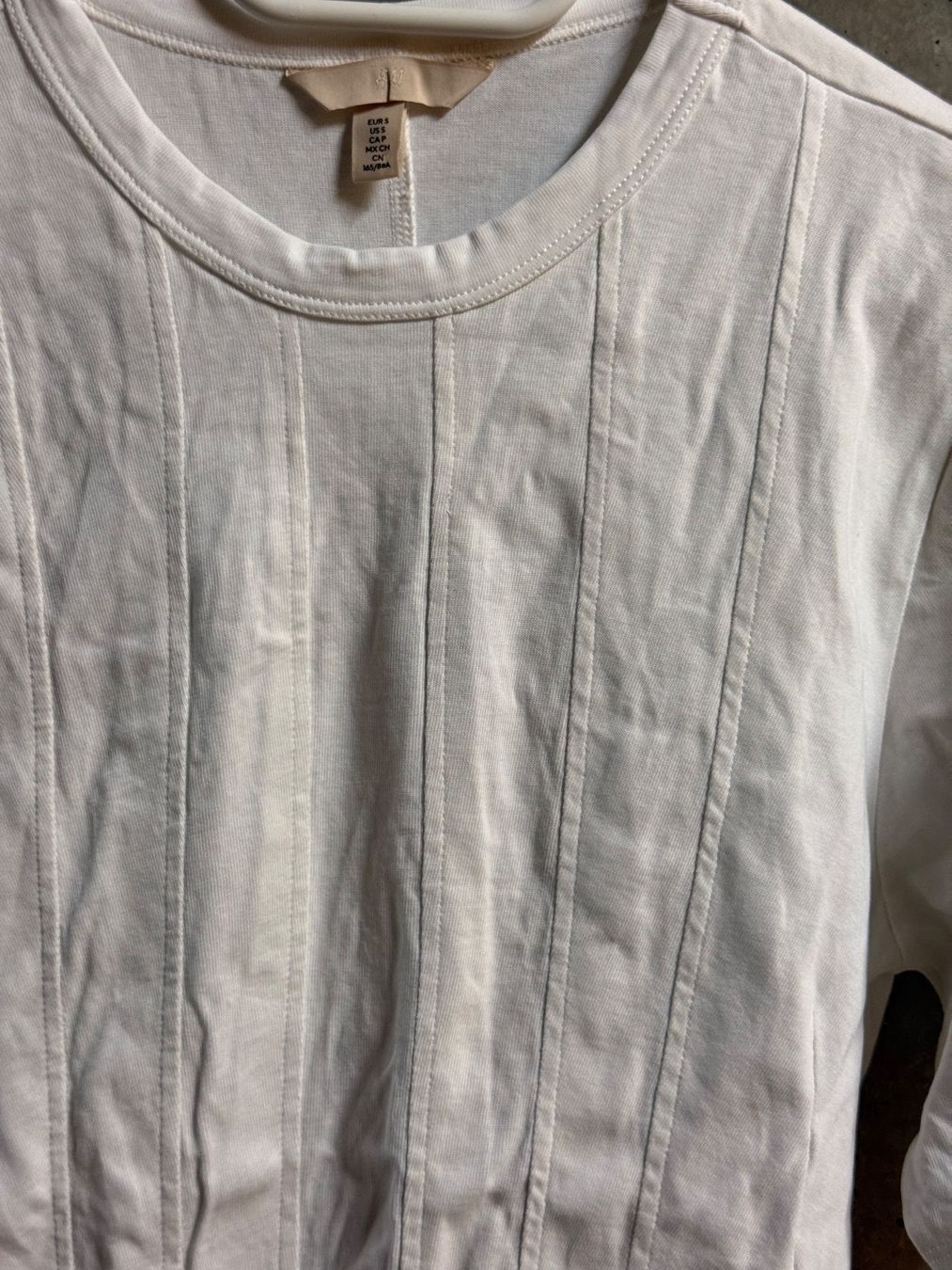 T-shirt: T-shirt cintré – Usato da Monthey venduto da sen_6ckr 3