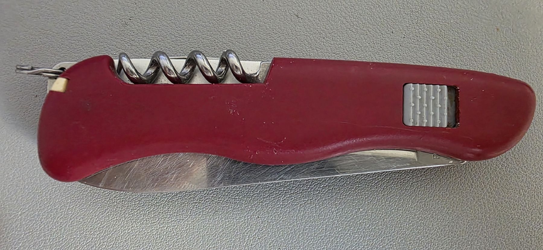 Victorinox Coltelli tascabile: Victorinox - Messer 8 Teilig, mit Säge – Usato da Niederuzwil venduto da 262305