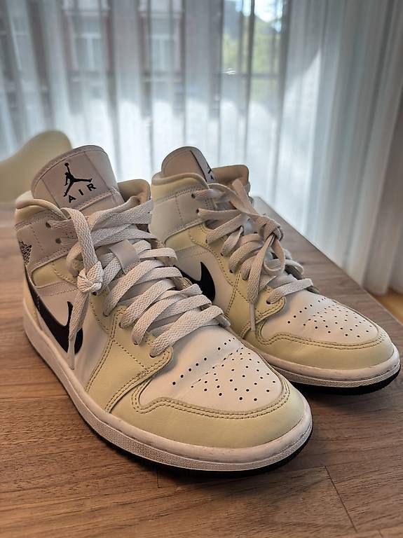 Chaussures hommes: Nike Air Jordan 1 Mid Coconut 39 – D'occasion à Zürich par dominicmueller87 1
