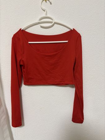 Damen Crop Top langarm rot in gutem Zustand Grösse S