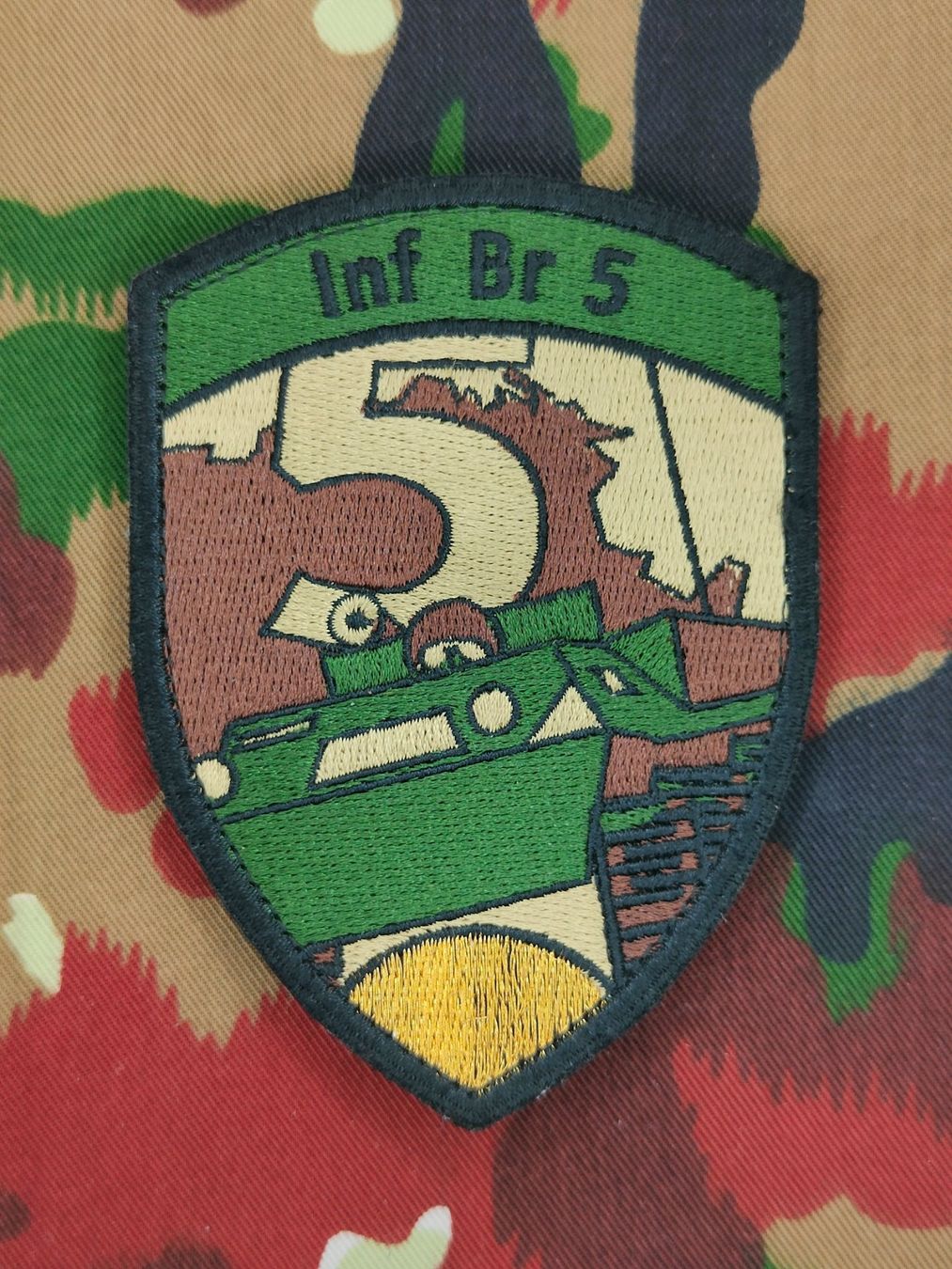 Schweizer Armee Placchette & Badge: Verbandsabzeichen Infanterie Brigade 5 – Usato da Bauma venduto da SwissMilitaria