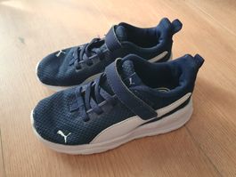 Puma Turnschuhe dunkelblau Gr 26