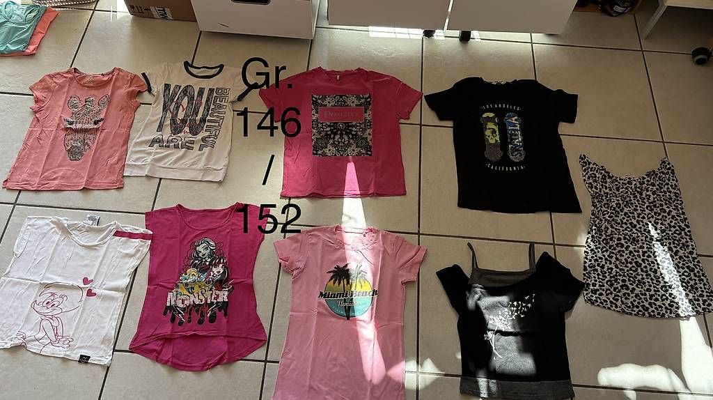 Blusen, T-Shirts & Tops: Div. T-SHIRT  – Gebraucht aus Thun von danceT