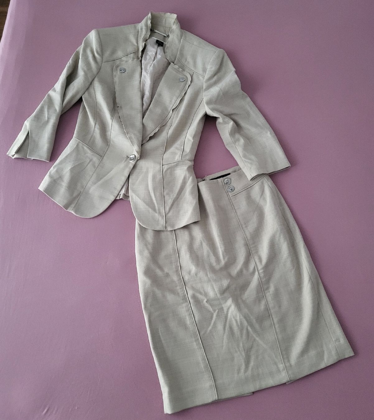 Costumi: WHITE BLACK Damen Kostüm Gr. 34 beige – Usato da Zell LU venduto da claro62